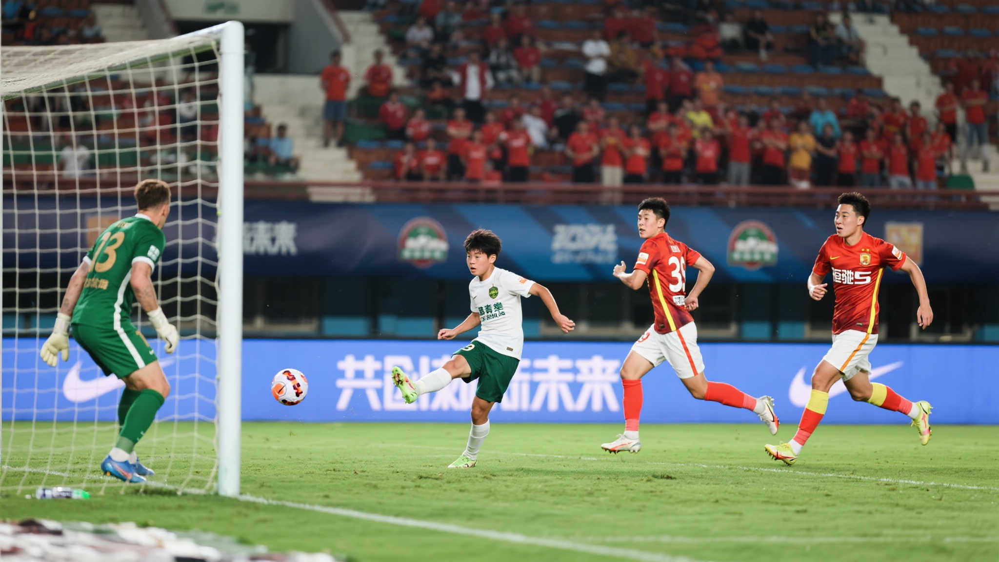 阿隆索迎执教首胜,皇马3比1力克帕丘卡